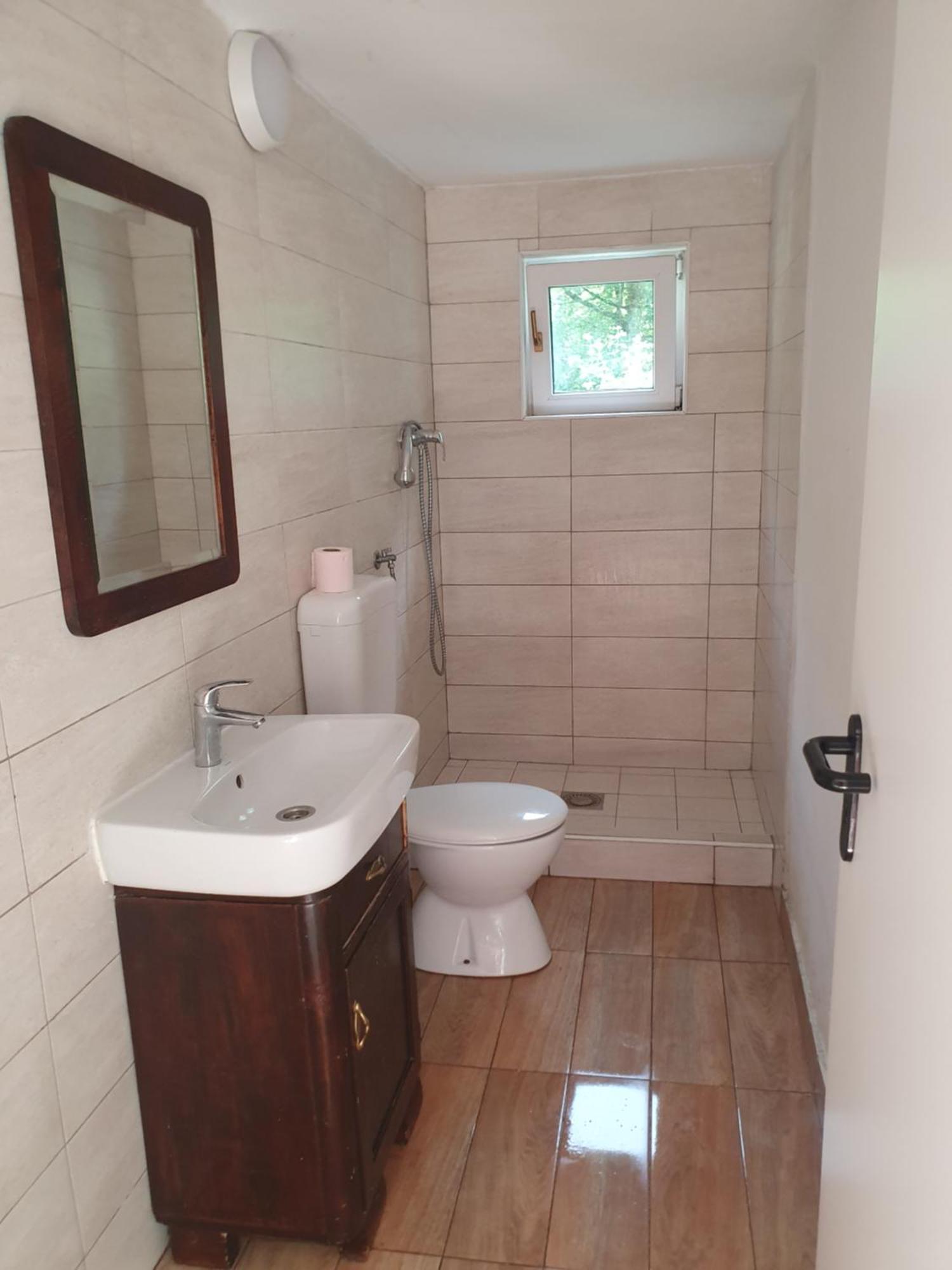 Glamping House ˇvitaˇ Hotel โทลมิน ภายนอก รูปภาพ