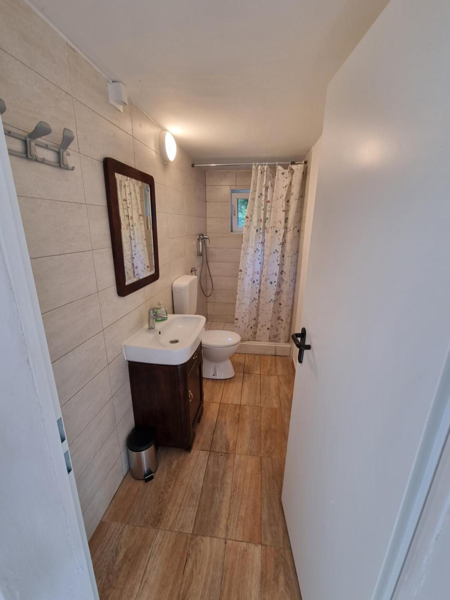 Glamping House ˇvitaˇ Hotel โทลมิน ภายนอก รูปภาพ